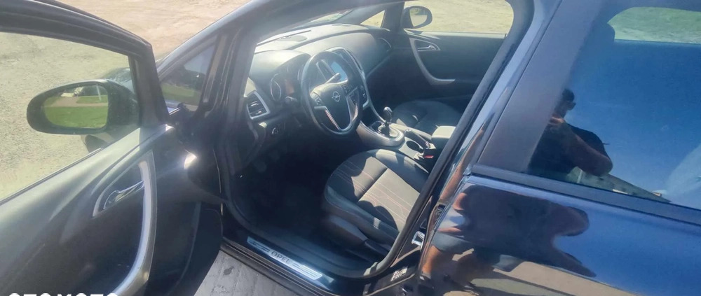 Opel Astra cena 29900 przebieg: 190000, rok produkcji 2012 z Mława małe 67